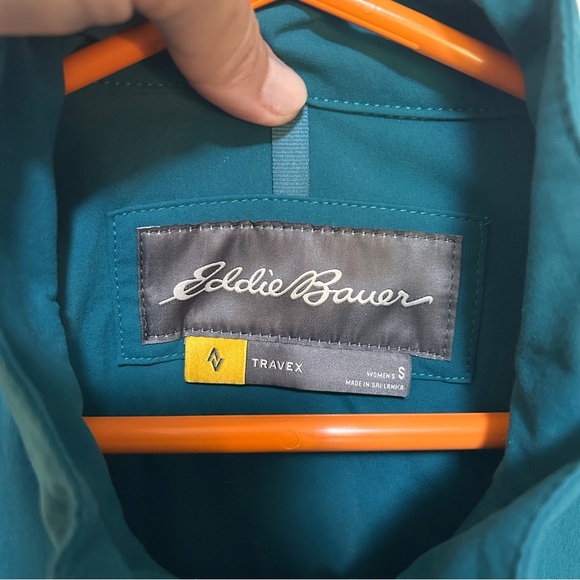 Eddie Bauer Women's Multi Pocket Travex Teal Vest - Picture 2 of 3